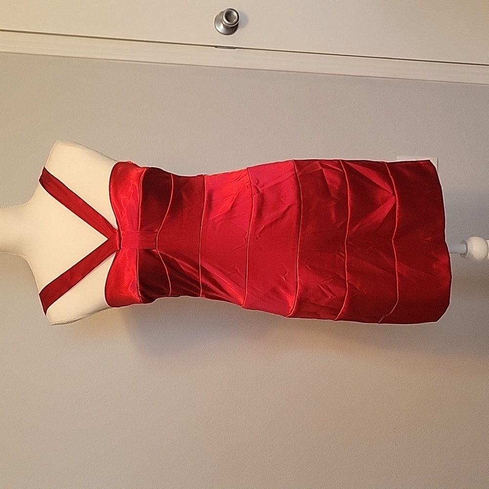 B. Darlin Red Homecoming Dress, Size 7/8